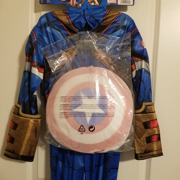 Marvel Captain America Costume with gloves, mask, belt, and shield - Picture 7 of 11